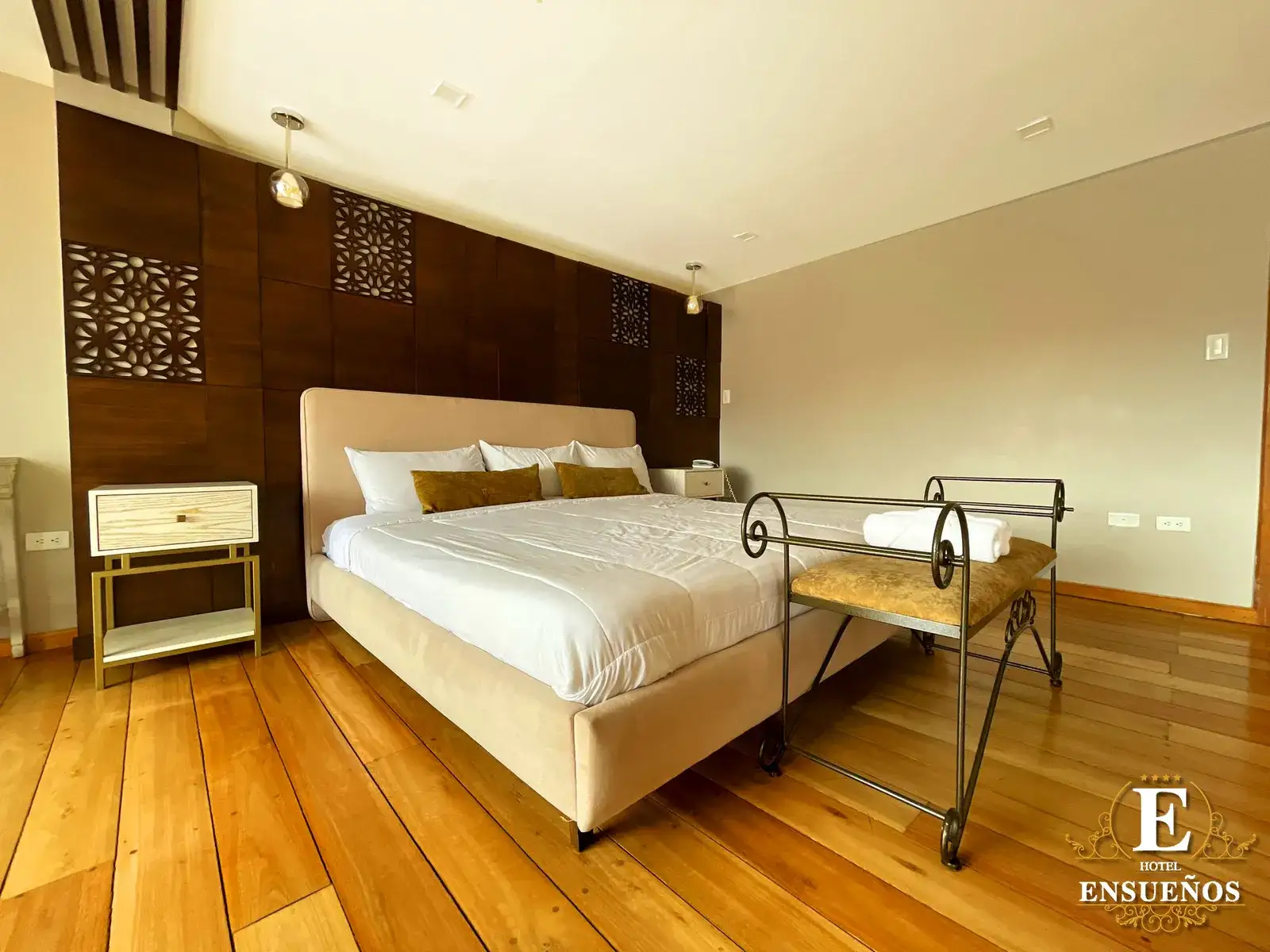Suites 11